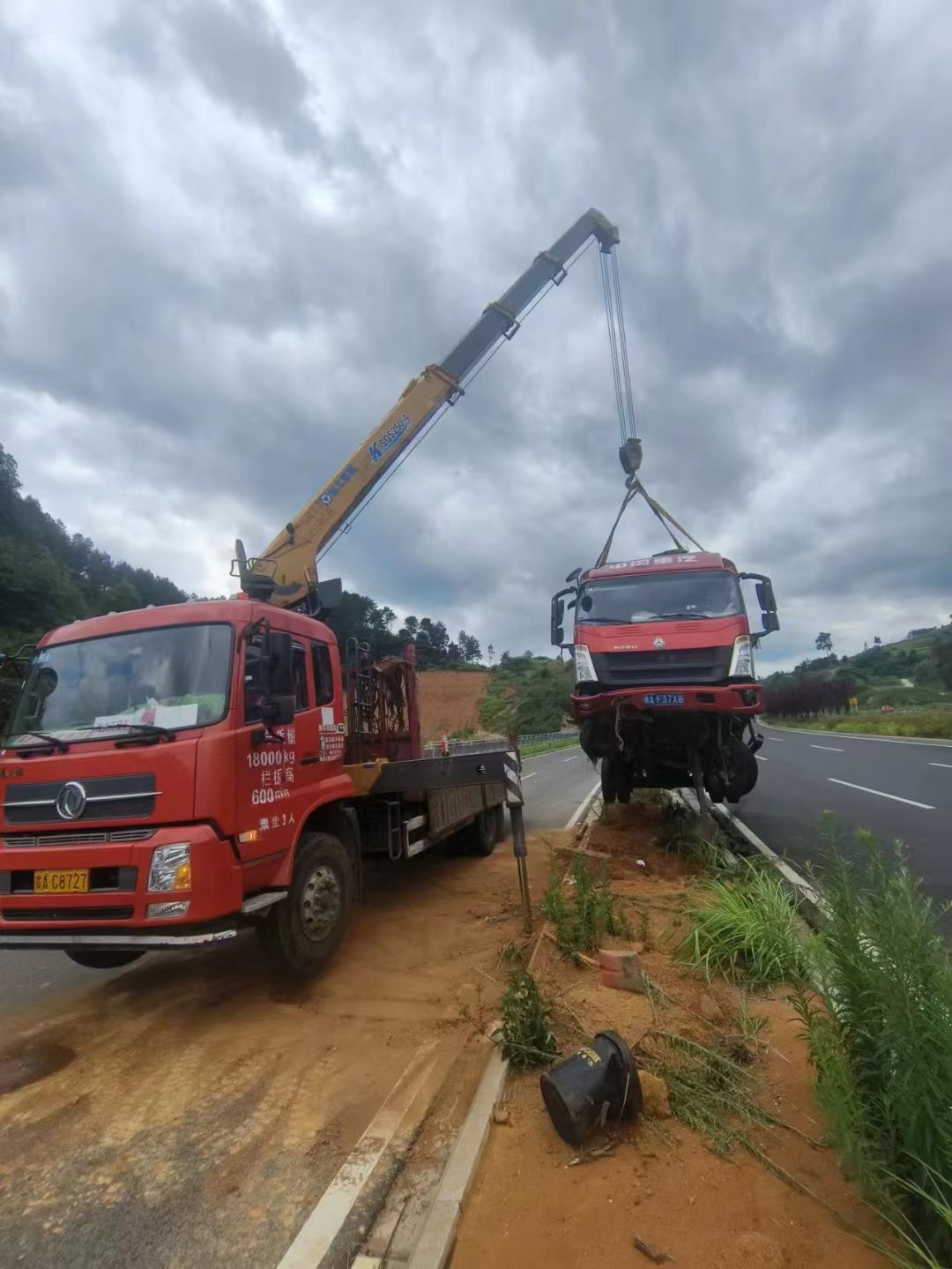 建邺区吊车出租公司在日常生活中对吊车要怎样检查